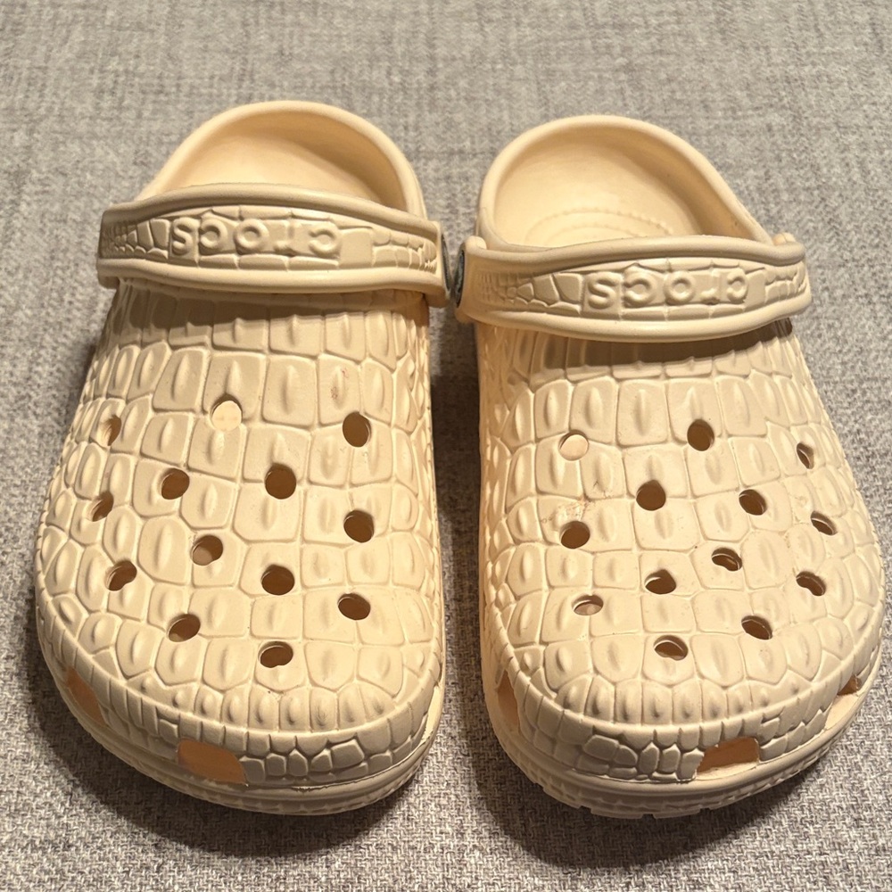 Croc-Style Clogs - Cream